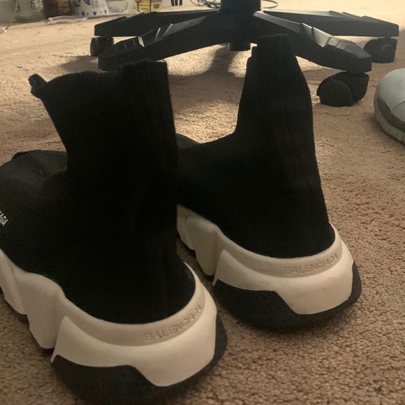 Balenciaga - Picture 3 of 3